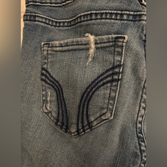 Hollister | Low Rise 0R Bootcut Jeans - Picture 11 of 16